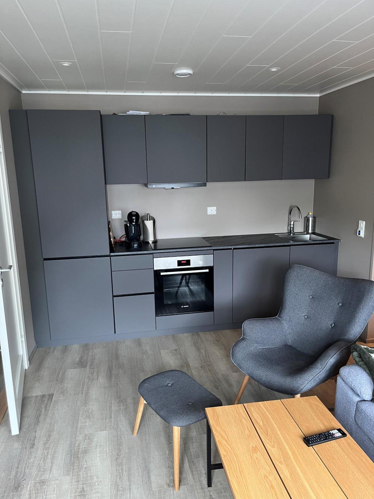 New 1 Bedroom Apartment